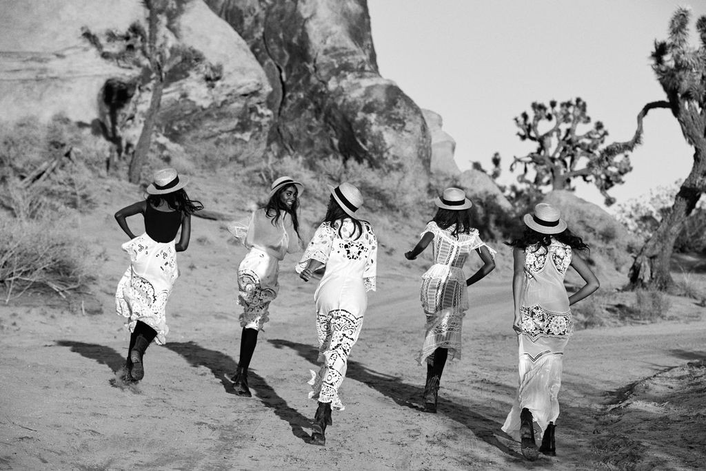 festival_dressing_white_dress