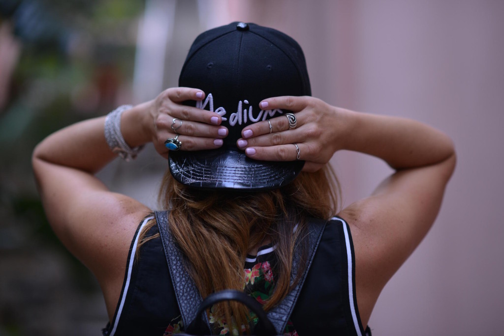 Medium_apparel_Snapback