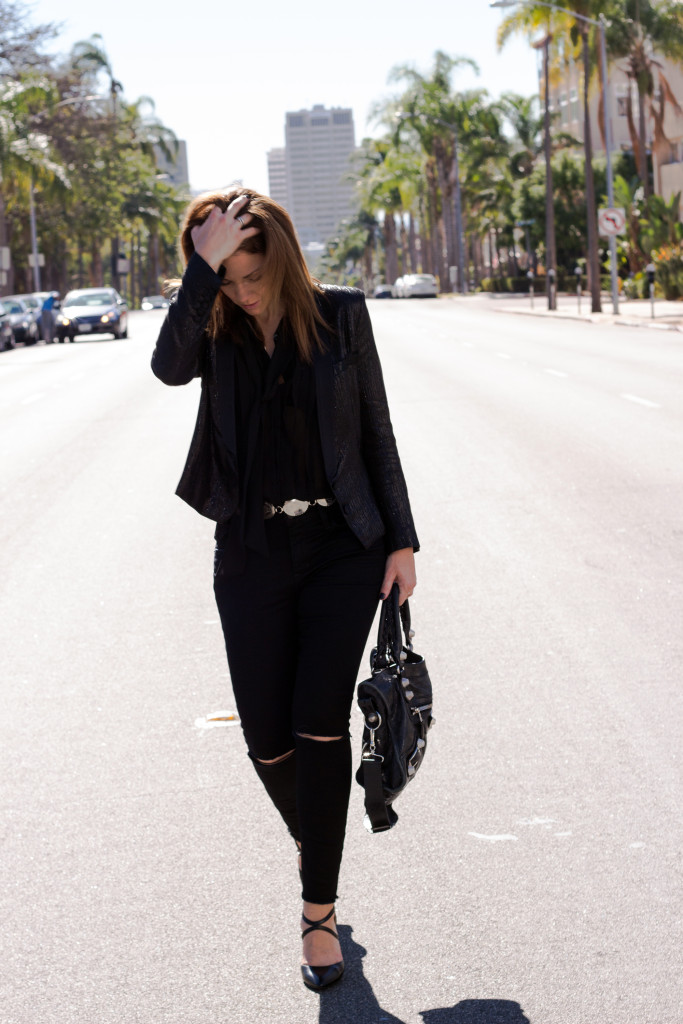 Black-Outfit-Chic-Disheveled