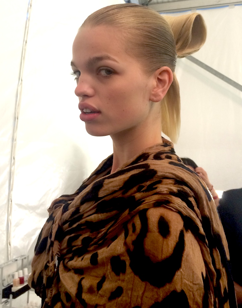 Backstage-Carolina-Herrera-SS15-NYFW